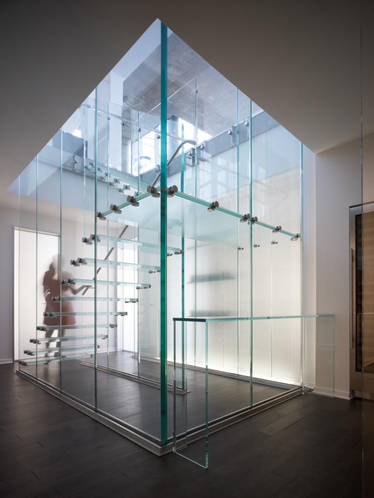 Structural Glass staircase - designed by Thomas Roszak architecture.