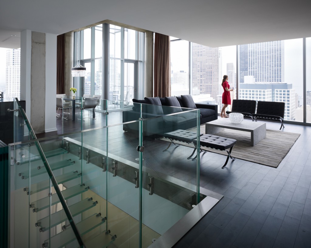 Structural Glass staircase - designed by Thomas Roszak architecture.